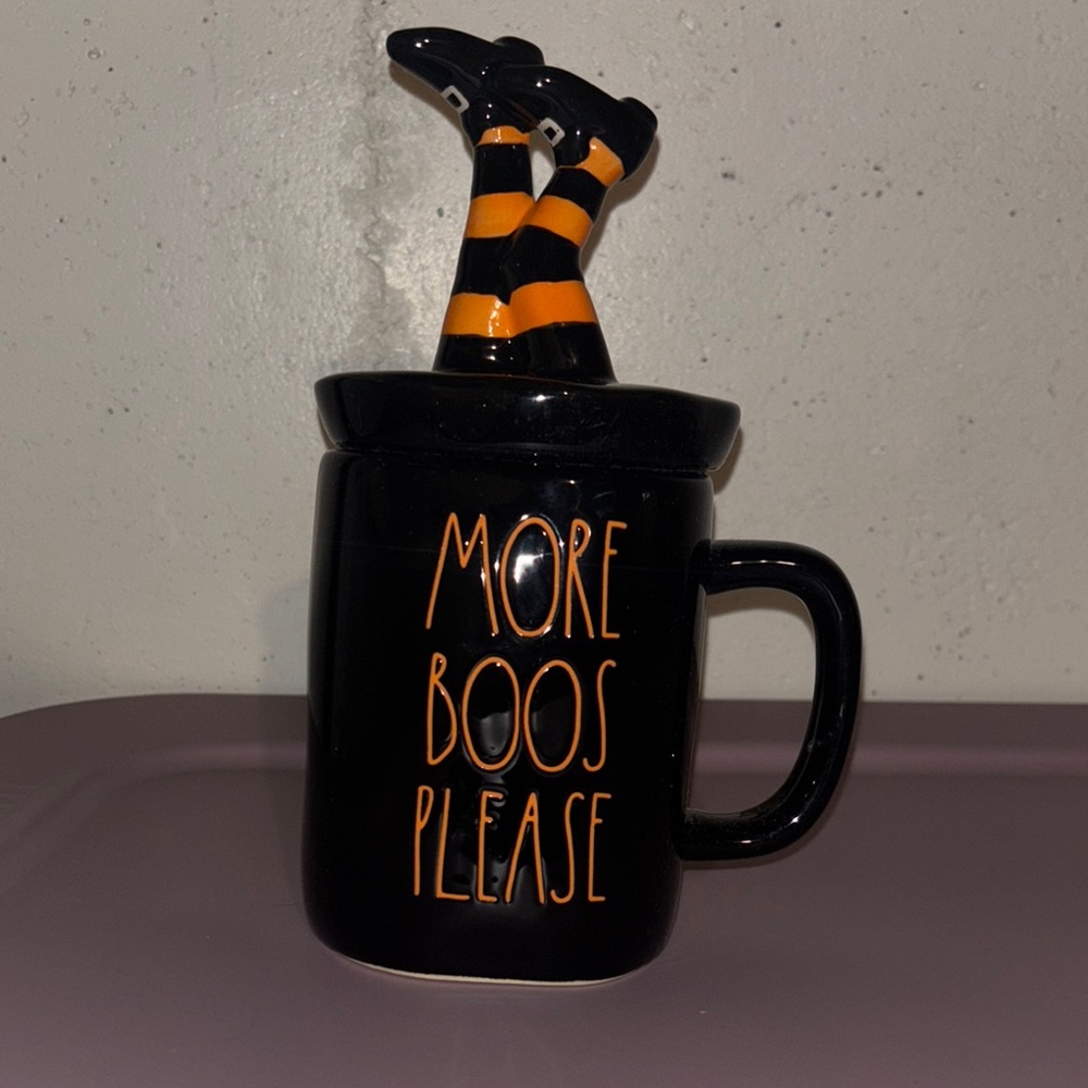 2/$35 or 3/$45 ✨
More Boos Please Rae Dunn Mug